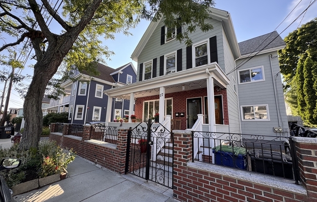 17 FARRAGUT AVE
