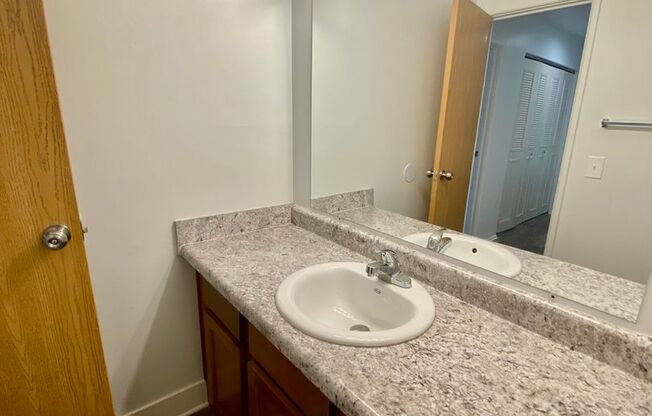 1 bed, 1 bath, 700 sqft, $1,095, Unit 209