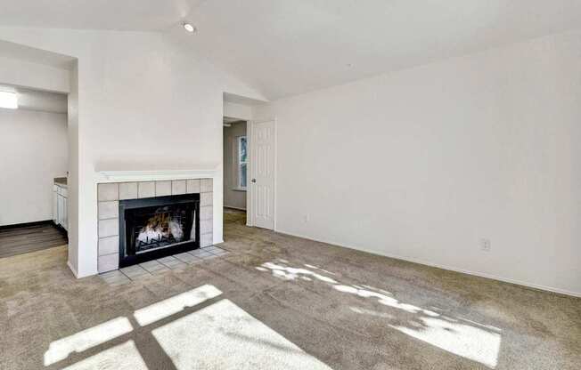 Hampton Ridge Livingroom with Fireplace
