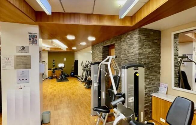 1 bed, 1 bath, 834 sqft, $5,200, Unit 1501