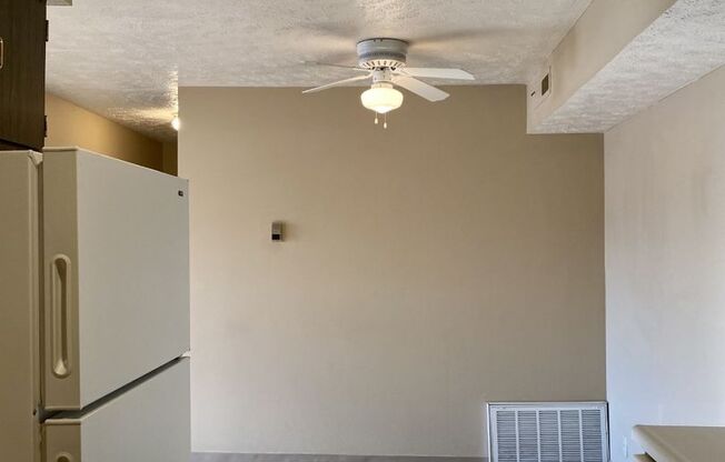 1 bed, 1 bath, 850 sqft, $950, Unit 3-321