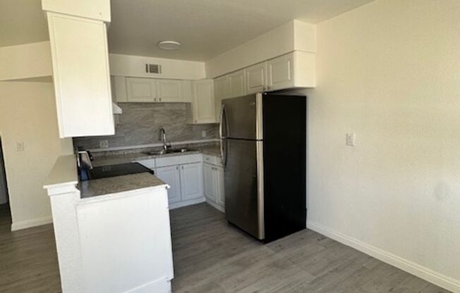 2121 Oceanus Lane