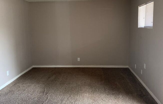 2 beds, 1 bath, 850 sqft, $900, Unit LP#30