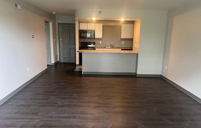 1 bed, 1 bath, 800 sqft, $820, Unit 1901 B2