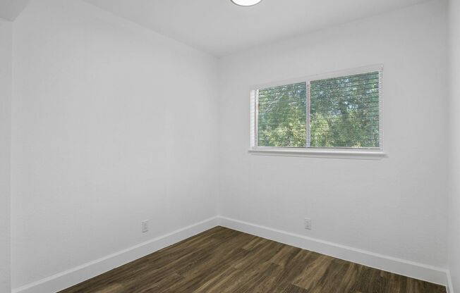 1 bed, 1 bath, 755 sqft, $1,150, Unit 107