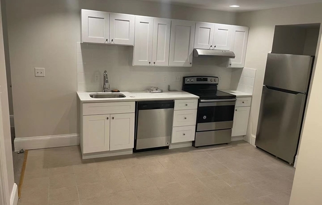 2 beds, 1 bath, 770 sqft, $2,850, Unit 17