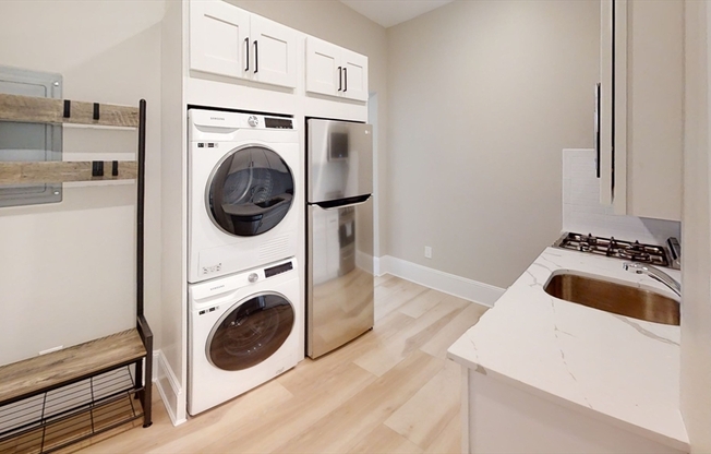 Studio, 1 bath, 330 sqft, $3,200, Unit 26