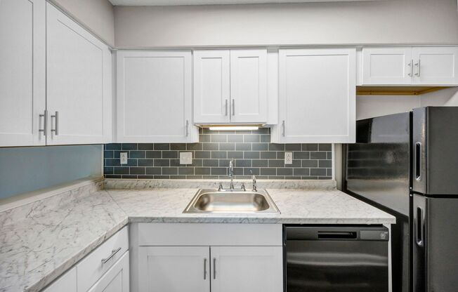 2 beds, 1.5 baths, 850 sqft, $1,095, Unit E15