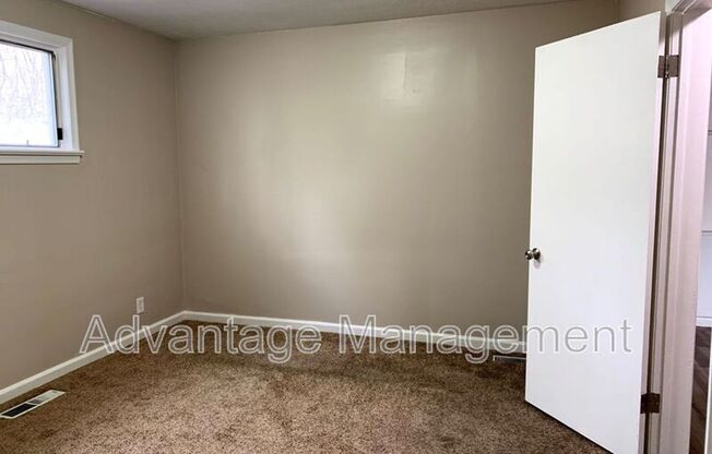 4 beds, 1 bath, $1,800