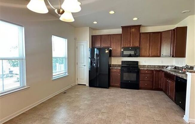 3 beds, 2.5 baths, $2,350