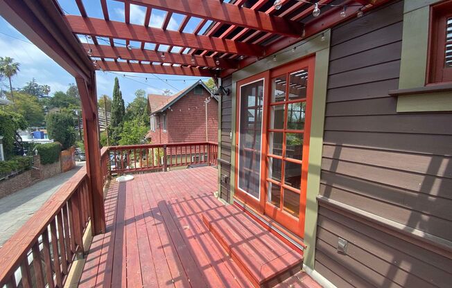 Gorgeous 2 story Home with 4 Beds + 2 Bath plus bonus room in Echo Park