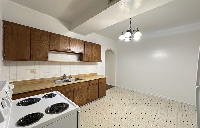 3147 Medill