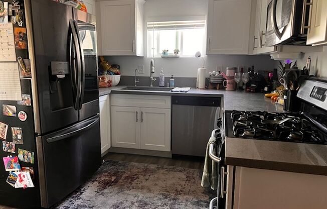 Charming 2 Bedroom, 1 Bath