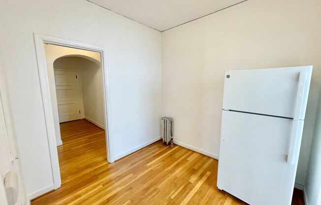 2 beds, 1 bath, $4,795, Unit 3255 Broderick St #10