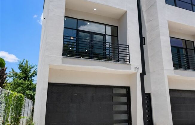 Spacious Townhouse in Dallas