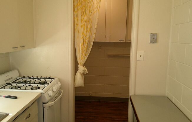 Studio, 1 bath, 500 sqft, $1,250, Unit 808 D St