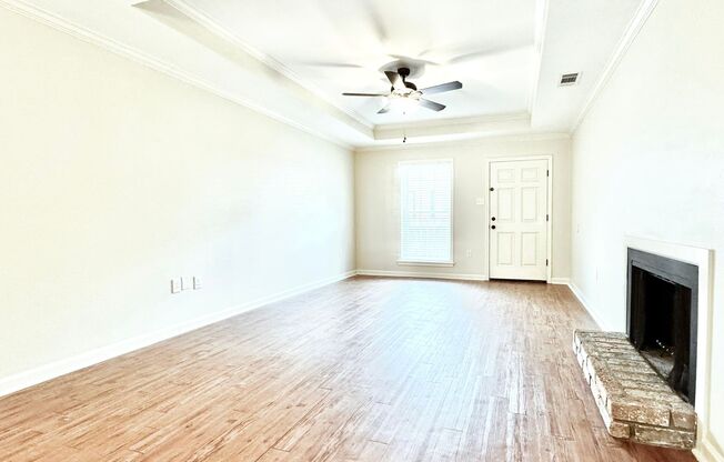 2 Bedroom in Parkview Oaks off Old Jefferson Hwy