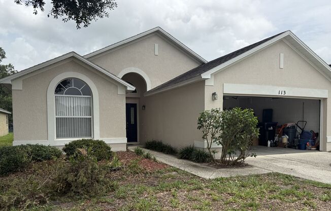 3/2 Single Family Home in Waterford Lakes AVAILABLE AUGUST 17th!