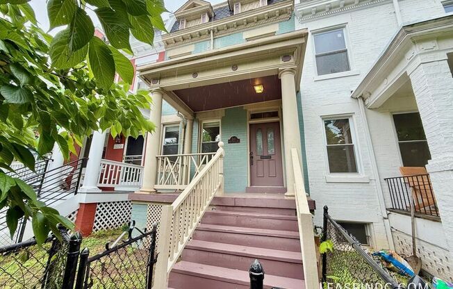 1937 1 ST NE