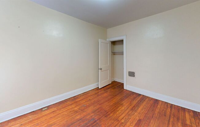 2 beds, 1 bath, $1,325, Unit 1482