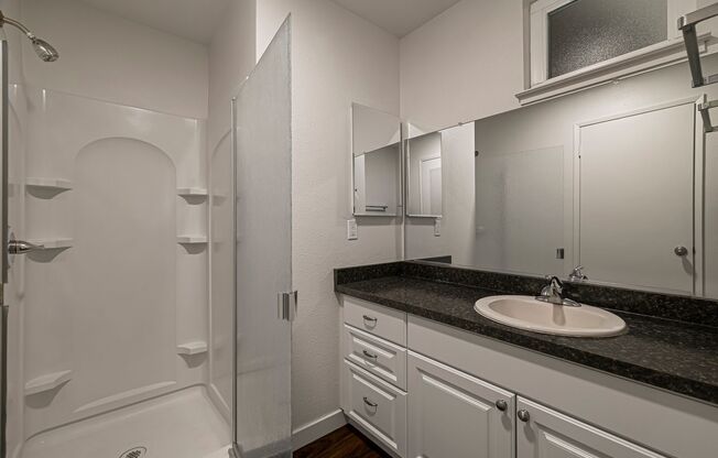 2 beds, 2 baths, 1,000 sqft, $1,575, Unit 045