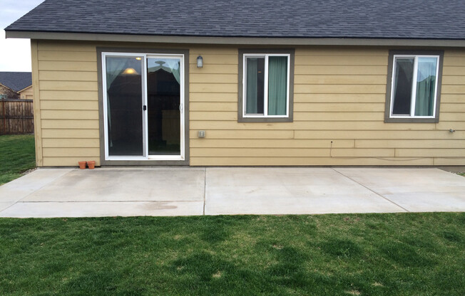 Cute 3 bedroom, 2 bathroom!!