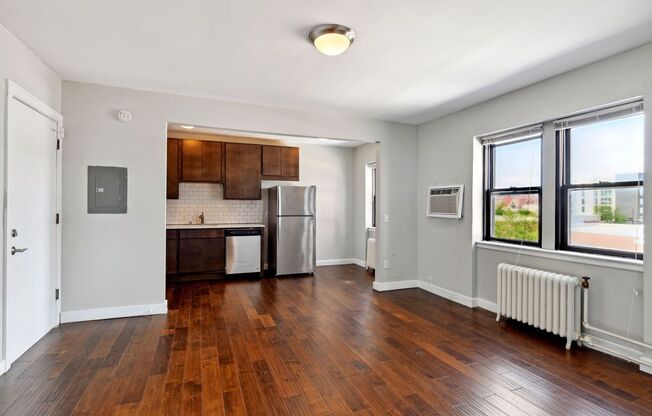 Studio, 1 bath, 442 sqft, $899, Unit Unit 214