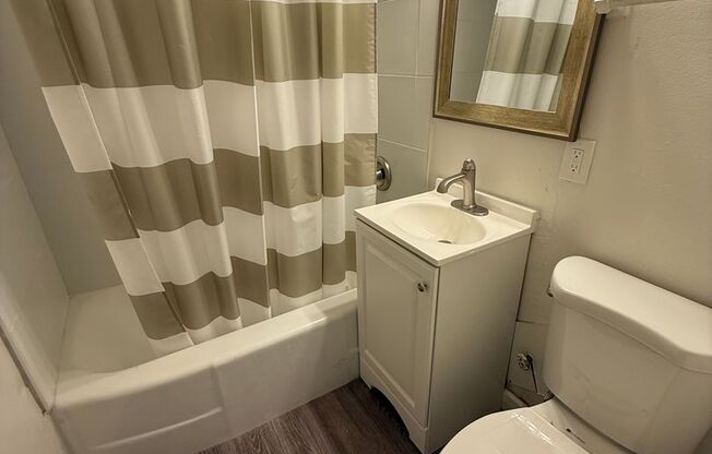 Studio, 1 bath, 400 sqft, $850, Unit #114
