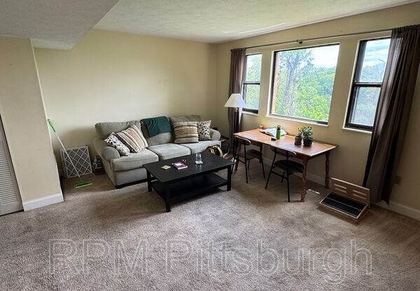 3242 NIAGARA SQ