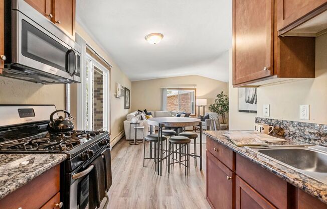 1 bed, 1 bath, 800 sqft, $1,249, Unit 05-308