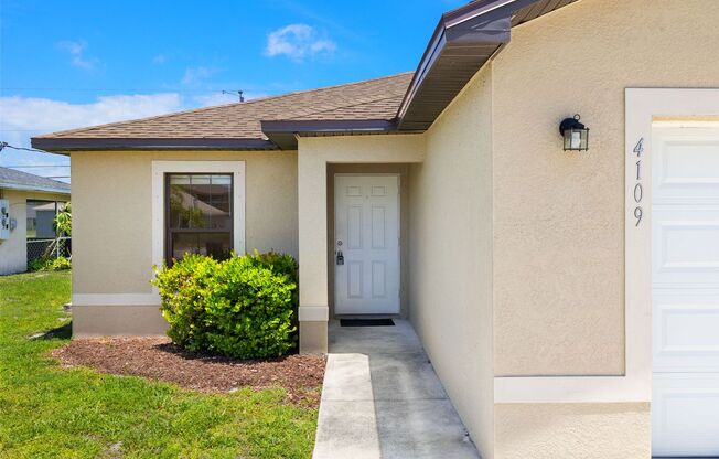 Newly Constructed 3 bed 2 bath duplex with garage.