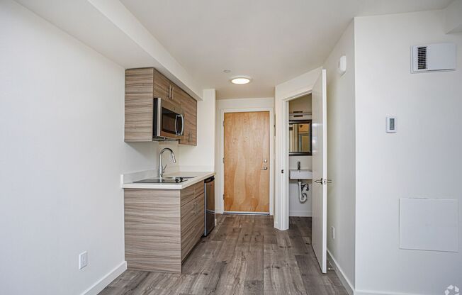 Studio, 1 bath, 222 sqft, $1,348, Unit U20 4536 Unit 208