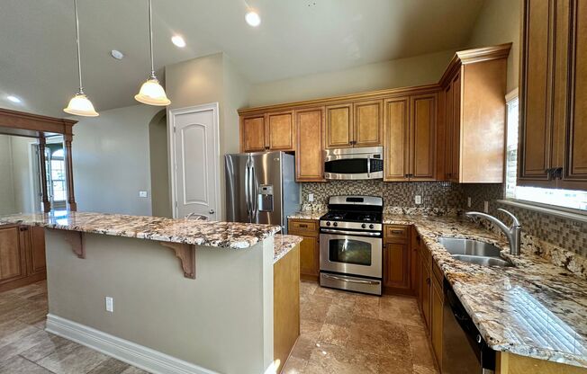 Spacious Haile Plantation Apartment – 3BR/2BA with Over 2,000 Sq. Ft. | Pet Friendly & Prime Location!