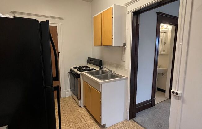 1 bed, 1 bath, 590 sqft, $695, Unit 2419 #5