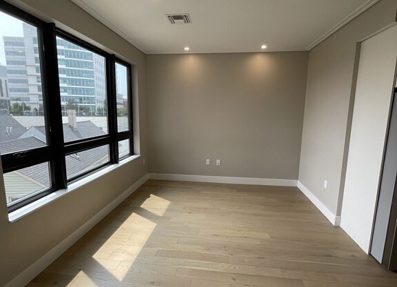Studio, 1 bath, 568 sqft, $2,550, Unit 315
