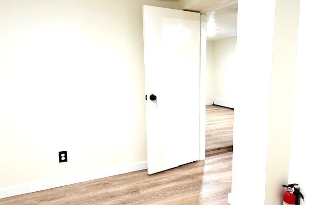 1 bed, 1 bath, 700 sqft, $2,990