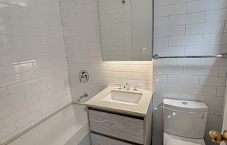 221 E 66 ST