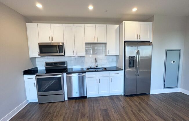 1 bed, 1 bath, 673 sqft, $3,080, Unit 3833-614