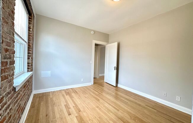 1 bed, 1 bath, 800 sqft, $995