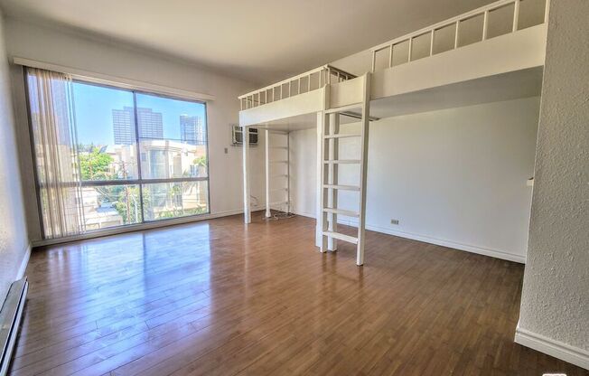 Studio, 1 bath, 388 sqft, $2,200, Unit 522