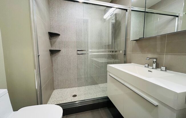 2 beds, 2 baths, 700 sqft, $3,000, Unit 507