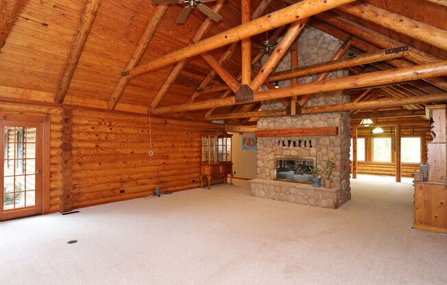 Gorgeous Log Cabin near West Lafayette!