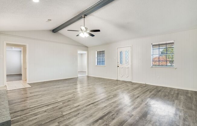 Beautiful 3-Bed, 2.5-Bath Home in Garland – Spacious Layout & Fantastic Amenities!