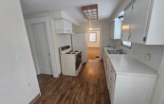 2 beds, 1 bath, $1,995