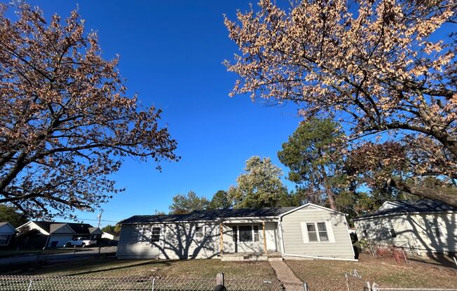 3 BED, OFFICE + MUD ROOM HOME FOR RENT