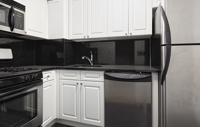 Studio, 1 bath, 518 sqft, $3,800, Unit 21LW