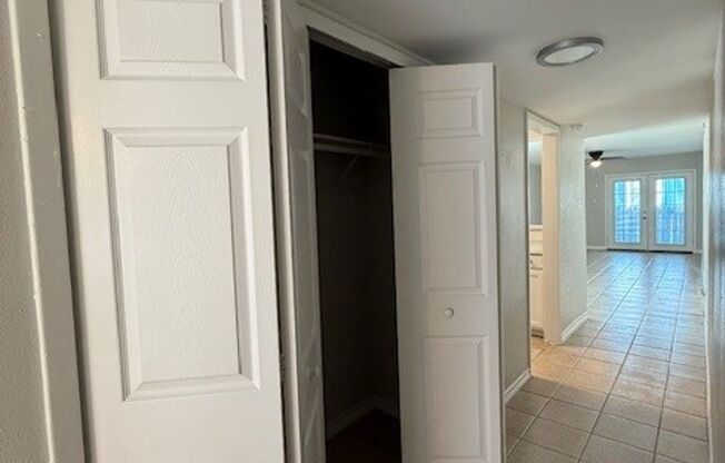 3 beds, 2 baths, 1,256 sqft, $1,500, Unit 09-0907 W/D