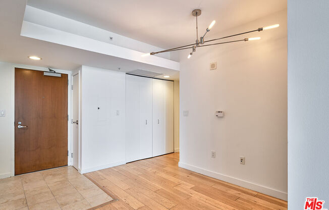 1 bed, 1 bath, 854 sqft, $4,400, Unit 1527