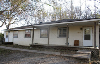 Cozy 2-Bedroom Duplex – Available