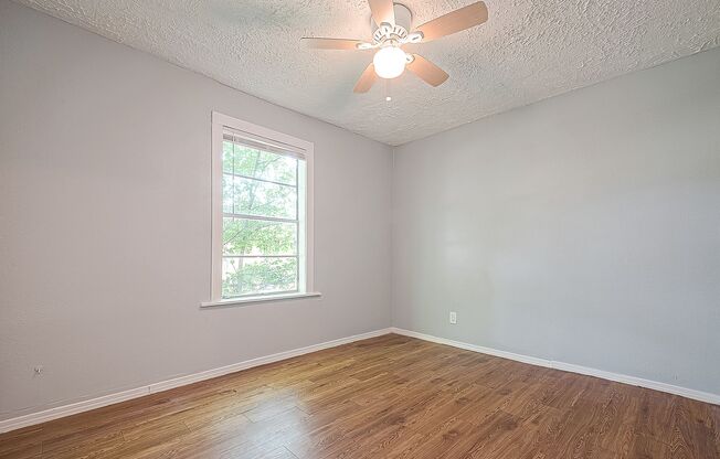 Affordable spacious 4bed/2bath single-family house!